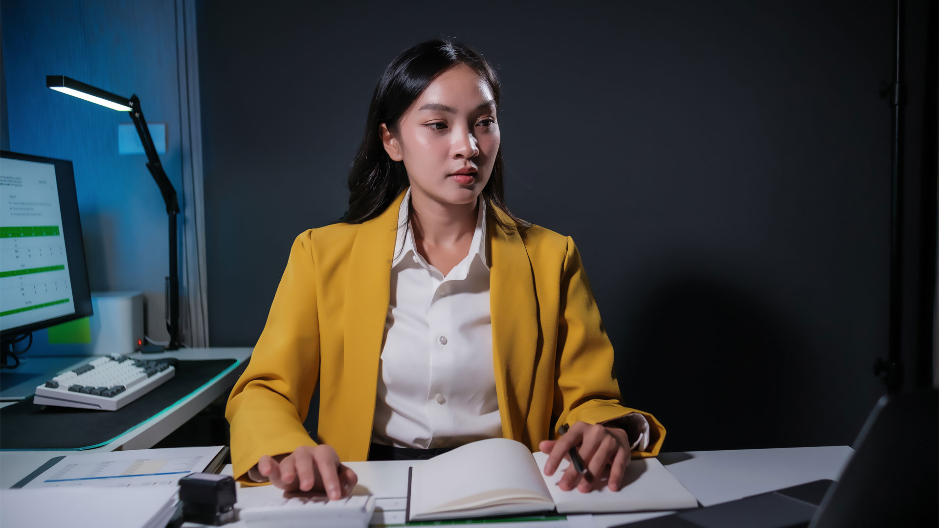 pretty-happy-young-entrepreneur-woman-working