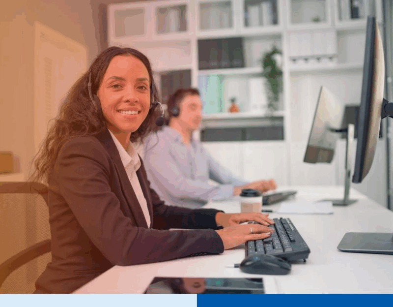 portrait-of-hispanic-business-woman-look-at-camera