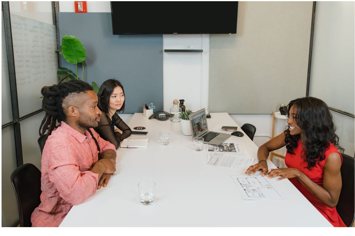 U.S-based companies are looking for a remote offshore writer that can conduct an AI content review. 