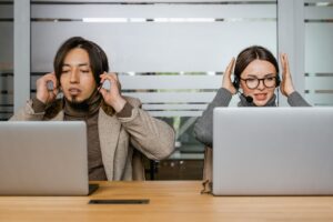 Bilingual customer support agents in a Colombia